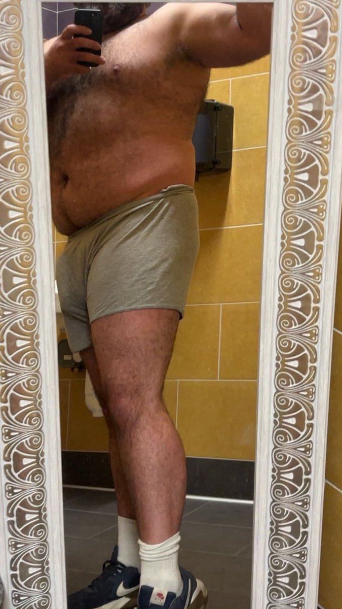 lonelyIans's tweet photo. I have no desire to be at work right now, but here we are #daddy #nsfw #hot #bi #kink #bear #thickDaddy #thick #nsfwx https://t.co/PHGtQM2UdD