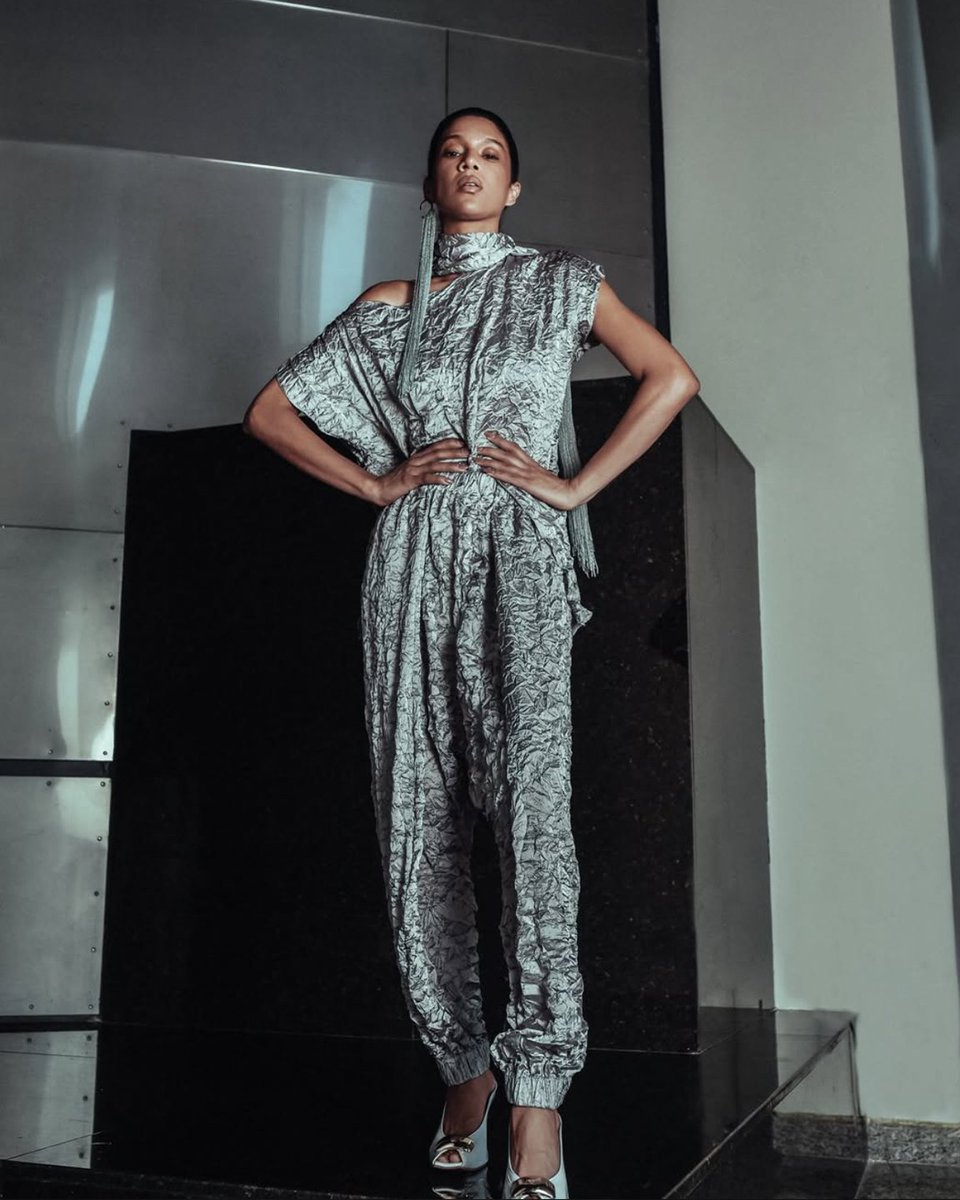 inspanishmgz's tweet photo. LUMEN SS/26 By CÉLLERI
Diseñador @fabriziocelleri
Fotos @DantPhotoec #SantiagoVinces
.
.
.
.
#fashion #model #womanstyle #fashiondesigner #fashionphotography https://t.co/3ow06i7lKf