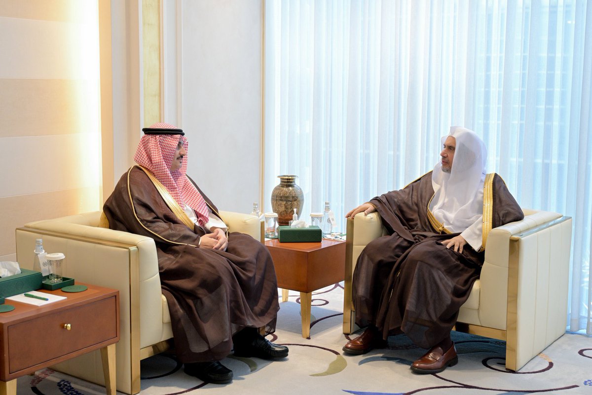 MWLOrg_en's tweet photo. H.E. Sheikh Dr. Mohammed Al-Issa @MhmdAlissa, Secretary-General of the Muslim World League and Chairman of the Organization of Muslim Scholars, received earlier today Prof. Saleh bin Abdullah Al-Mezel, President of Majmaah University and Chairman of the Board of Directors of CIFAL Saudi Arabia, along with the accompanying delegation.
During the meeting, a number of topics of mutual interest were discussed.