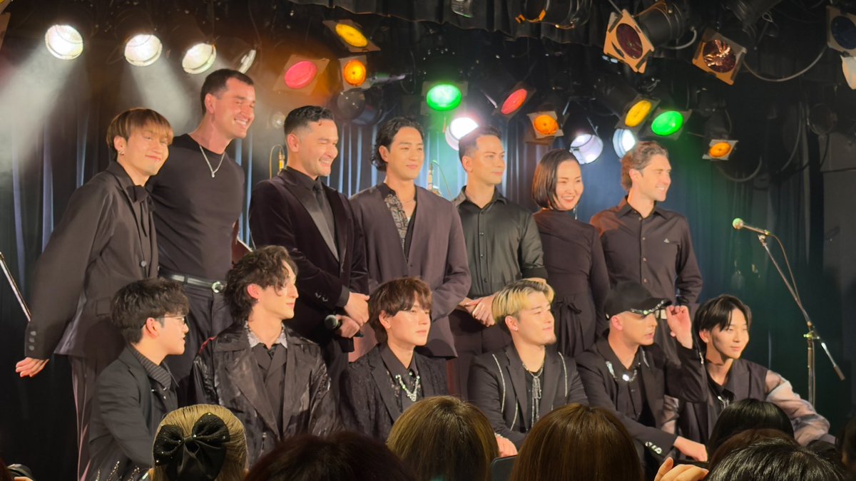 kmiwaka's tweet photo. 今日はいろんな方のご好意で1ステ行けたのですが本当にすごいステージで行けてよかったと同時に推し様の旅立ちが寂しくてしょうがない。
おかえりステージ待ってます！ https://t.co/U1ZDLw6EEJ
