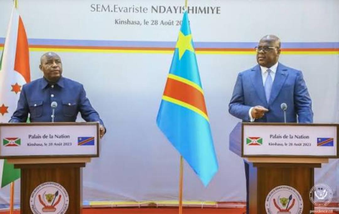 amluzayamo's tweet photo. 🚨🇨🇩‼️ ALERTE – LA DYNAMIQUE DU FRONT POURRAIT BIENTÔT CHANGER !

Après ses échanges stratégiques avec les États-Unis, le président Félix Tshisekedi @fatshi13_ poursuit son offensive diplomatique en rencontrant le président du Burundi et président en exercice de l’Union africaine, Évariste Ndayishimiye @GeneralNeva.

Tous les regards se tournent désormais vers les prochaines évolutions sur le terrain. Les signaux qui émergent pourraient annoncer un changement de rapport de force et réserver une nouvelle déconvenue à Kigali.

🇨🇩 Le Congo reste debout et déterminé à défendre son intégrité territoriale.

✊ Le temps de la vérité approche : la RDC sortira victorieuse, tandis que le Rwanda devra s’incliner devant la réalité des faits.
@VictorMurashi @FelixMugenzi @albcontact @YolandeMakolo @PaulKagame @onduhungirehe @22Chancellatsha @CybelleFuraha @PatrickMuyaya @LitsaniChoukran