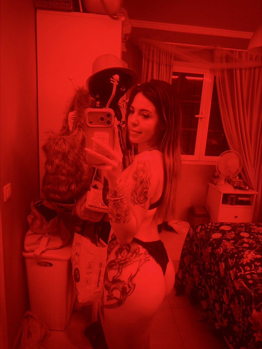 frikinicky's tweet photo. Pringaos ya es hora de que vacíes vuestra cartera en mi y mis caprichos 

#paypig #findom https://t.co/H6Fhs6SIX3