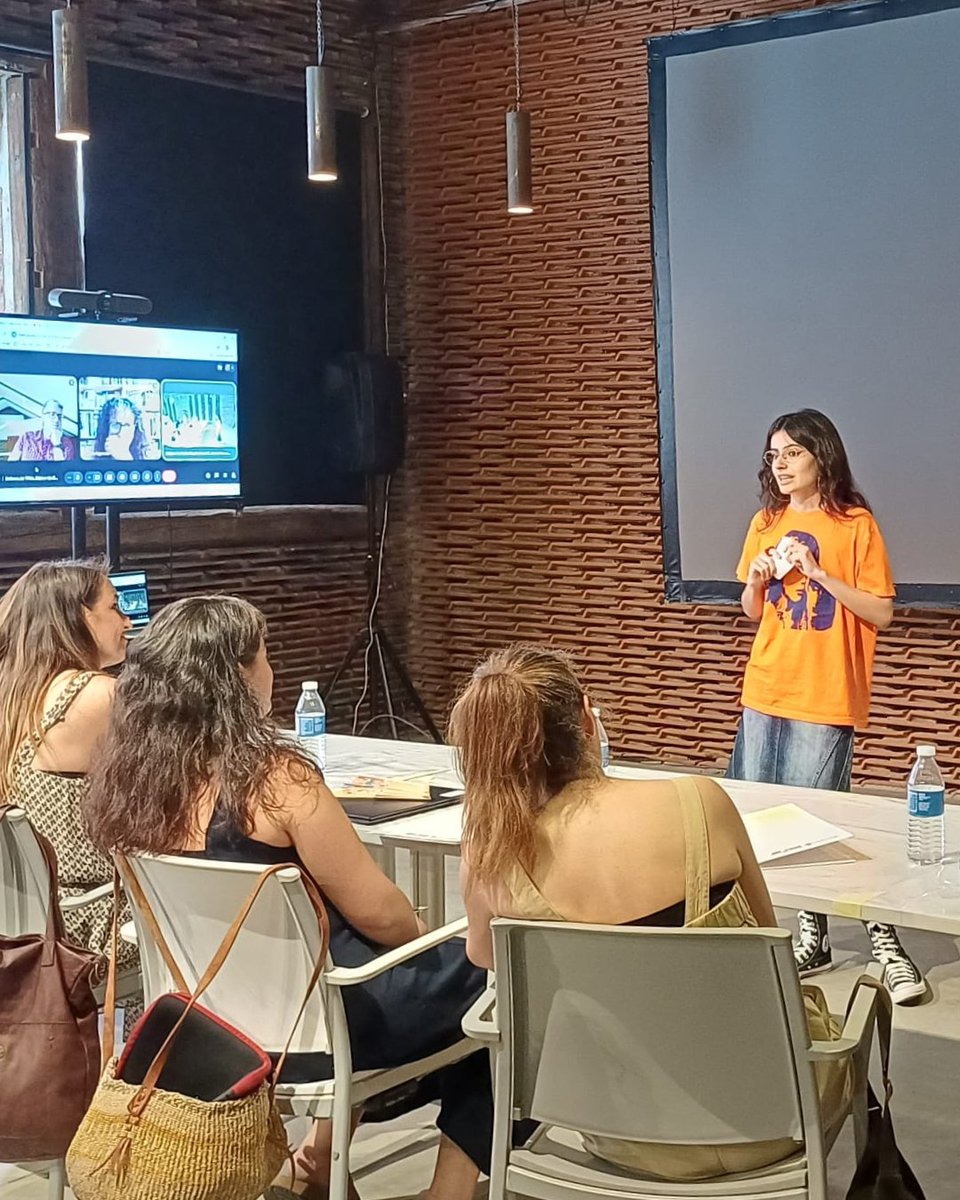 MasterGuionTMS's tweet photo. Els nostres estudiants ja han defensat els seus Treballs de Fi de Màster 👏

✨ Un pas decisiu que marca el tancament d’una etapa i l’inici de tot el que està per venir ✨ https://t.co/lRKH1g8swi