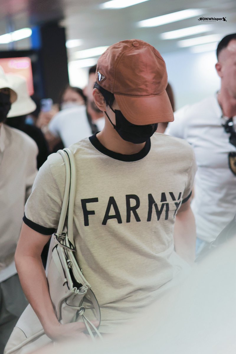 Oonwhisper's tweet photo. 260622 LIN🛫

#양정원 #정원 #JUNGWON 
#ENHYPEN #엔하이픈 #MILAN https://t.co/KkvEVDonJY