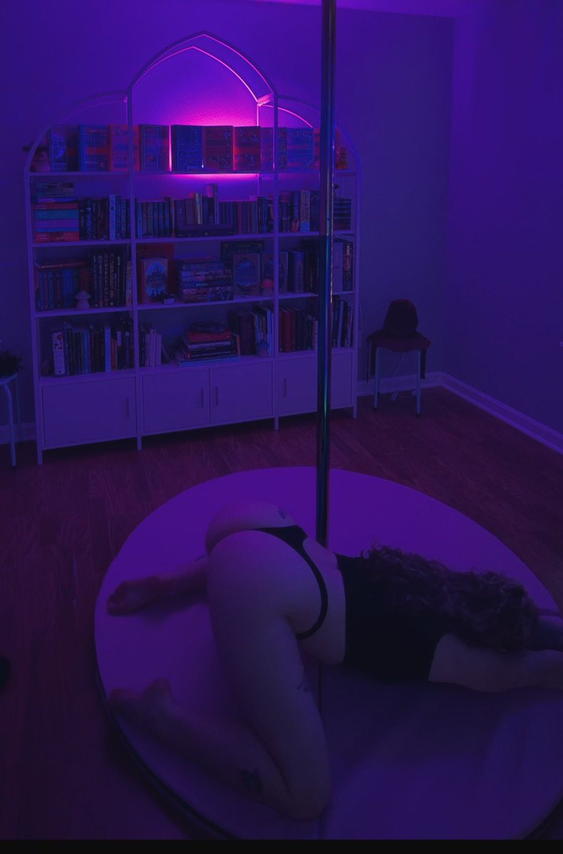 sullyviolence's tweet photo. Oh, hi 😈💋 https://t.co/IohoYDX6KN