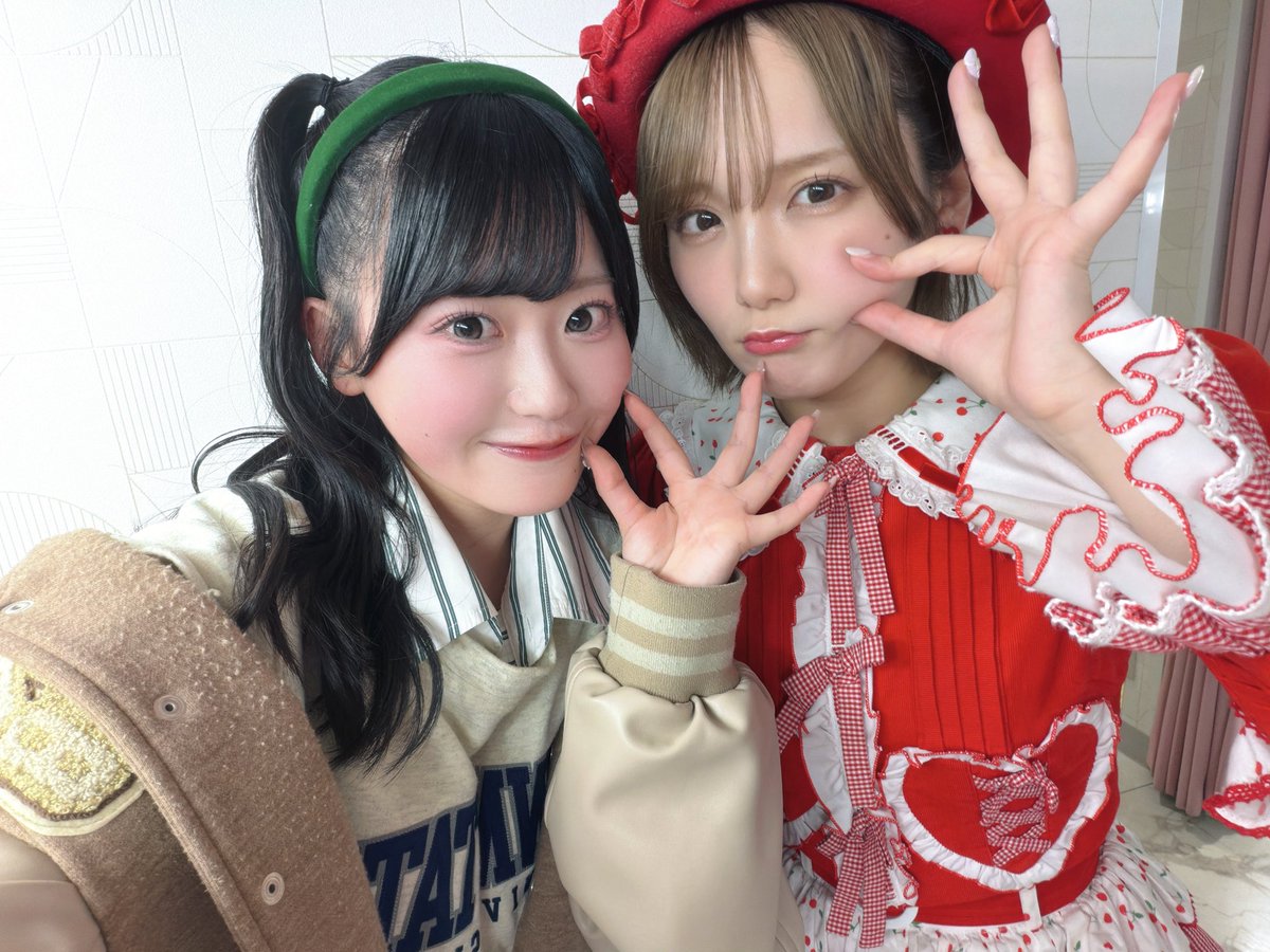 moka_hotei1201's tweet photo. まなかさん
ご卒業おめでとうございます；；❤️

最近になって仲良くさせていだけて
一緒に遊びにも行くことができて
すごく嬉しかったです！！！

もっと早く仲良くなりたかった😭

卒業してもまにゃぽて
よろしくお願いします✌🏻Ⓜ️ https://t.co/qt380sE96q