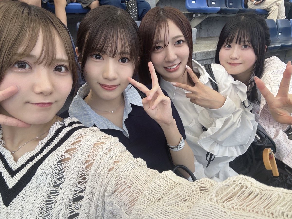 moka_hotei1201's tweet photo. まなかさん
ご卒業おめでとうございます；；❤️

最近になって仲良くさせていだけて
一緒に遊びにも行くことができて
すごく嬉しかったです！！！

もっと早く仲良くなりたかった😭

卒業してもまにゃぽて
よろしくお願いします✌🏻Ⓜ️ https://t.co/qt380sE96q