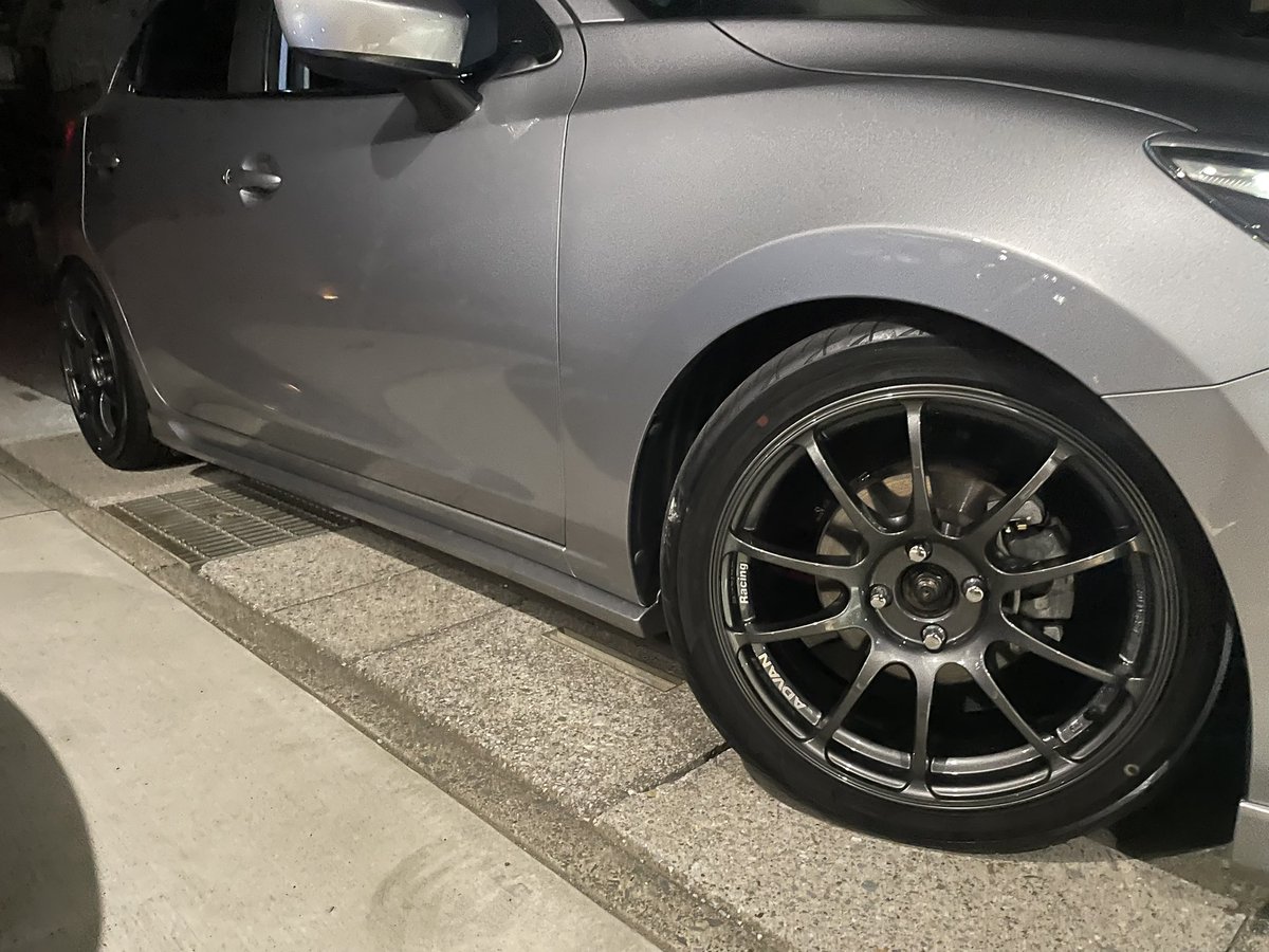 BERETTATTATTA's tweet photo. 足車に中古タイヤホイール付けたけど良いわこれ
求めてた見た目になったわ... https://t.co/YwlNXJmOv8