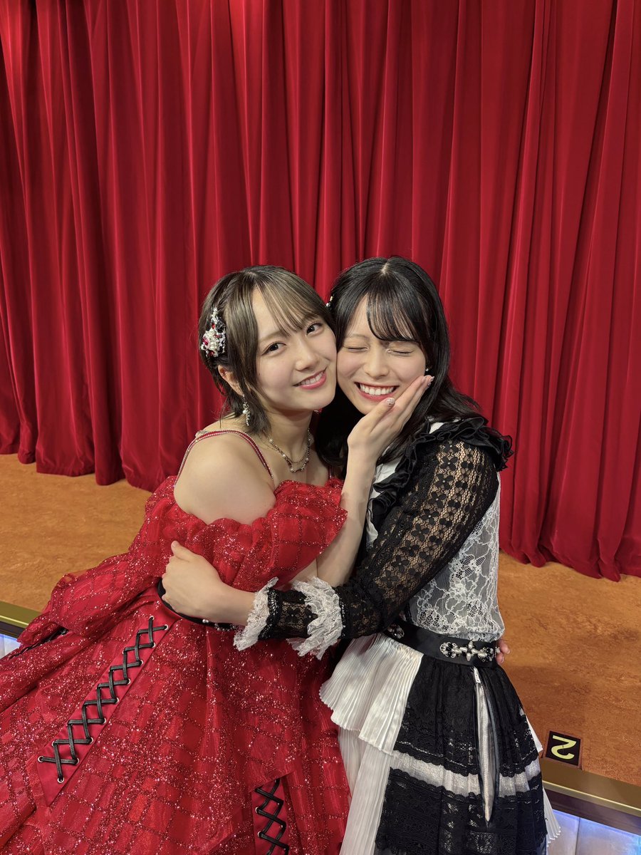 saechan_akb48's tweet photo. 「ここからだ」公演 #田口愛佳卒業公演
ありがとうございました👌🏻❤️

困っている人に必ず寄り添ってくださって、
誰もひとりにはしない、
そんなまなかさんの優しさが好きです。

本当にありがとうございました！！
ご卒業おめでとうございます🌸 https://t.co/AjodAjdVVs