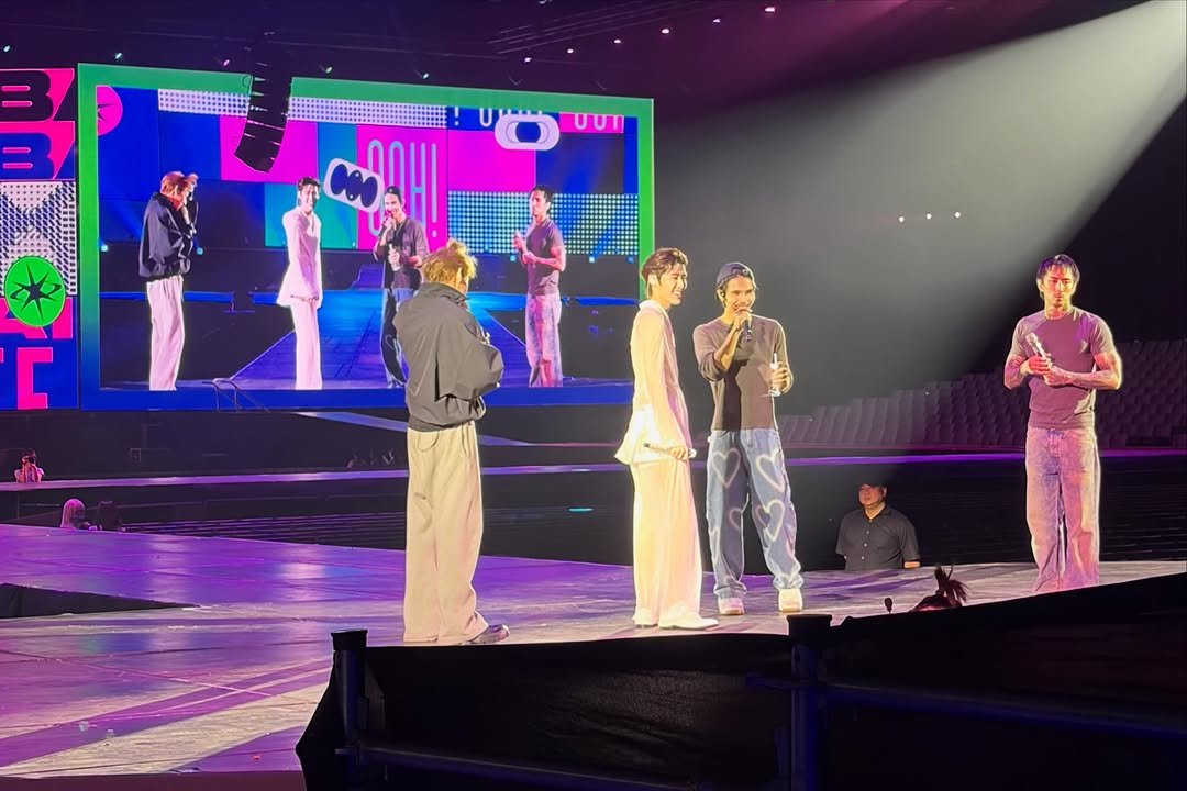 BBMotel97's tweet photo. [ 📸 ] ©️jstaew | Instagram (1/2)

หรรษากันตั้งแต่เริ่มโปรเจ็คยันจบงาน 55555555

🔗 https://t.co/eWDrcayDPq

#THETITANSCONCERT_D1
#THETITANSCONCERT_D2
#BamBam #뱀뱀 @BamBam1A https://t.co/5SyDdd89PM