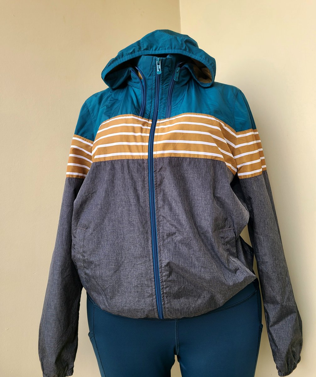 LucySsuubi's tweet photo. For all your gym apparel ( ladies and gents), @SportsVille22 is still very operational. 

Windbreaker: 30k - Size ( M) 

📞  0703-677908
Whatsapp: 0790-119058
#VisitSportsVille https://t.co/Gc3jSTg5Gl