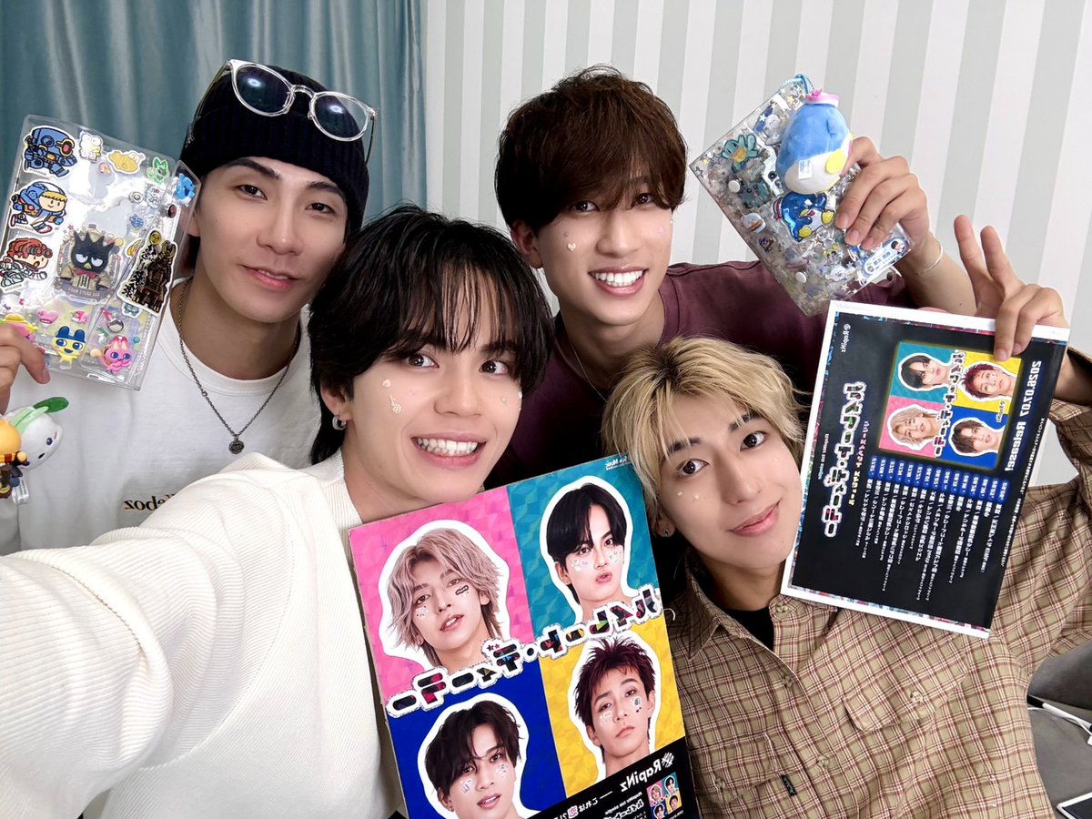 RapiNz_official's tweet photo. [ 𝗥𝗮𝗽𝗶𝗡𝘇｜𝗧𝗶𝗸𝗧𝗼𝗸 𝗟𝗜𝗩𝗘 ]

通常配信、
そしてサブスク配信をご視聴いただいた皆さま、
誠にありがとうございました🌈

𝗡𝗘𝗫𝗧 𝗘𝗩𝗘𝗡𝗧
2026.06.23 Tue. 20:30～
FC会員限定「 1on1ビデオトーク 」

📢トーク枠のご予約は、
本日このあと23:59 まで！
　
▼ 詳細はこちら
🔗https://t.co/KzqNR29tYc

#RapiNz 🌏🕊️
#ラピンズ #TikTokLIVE