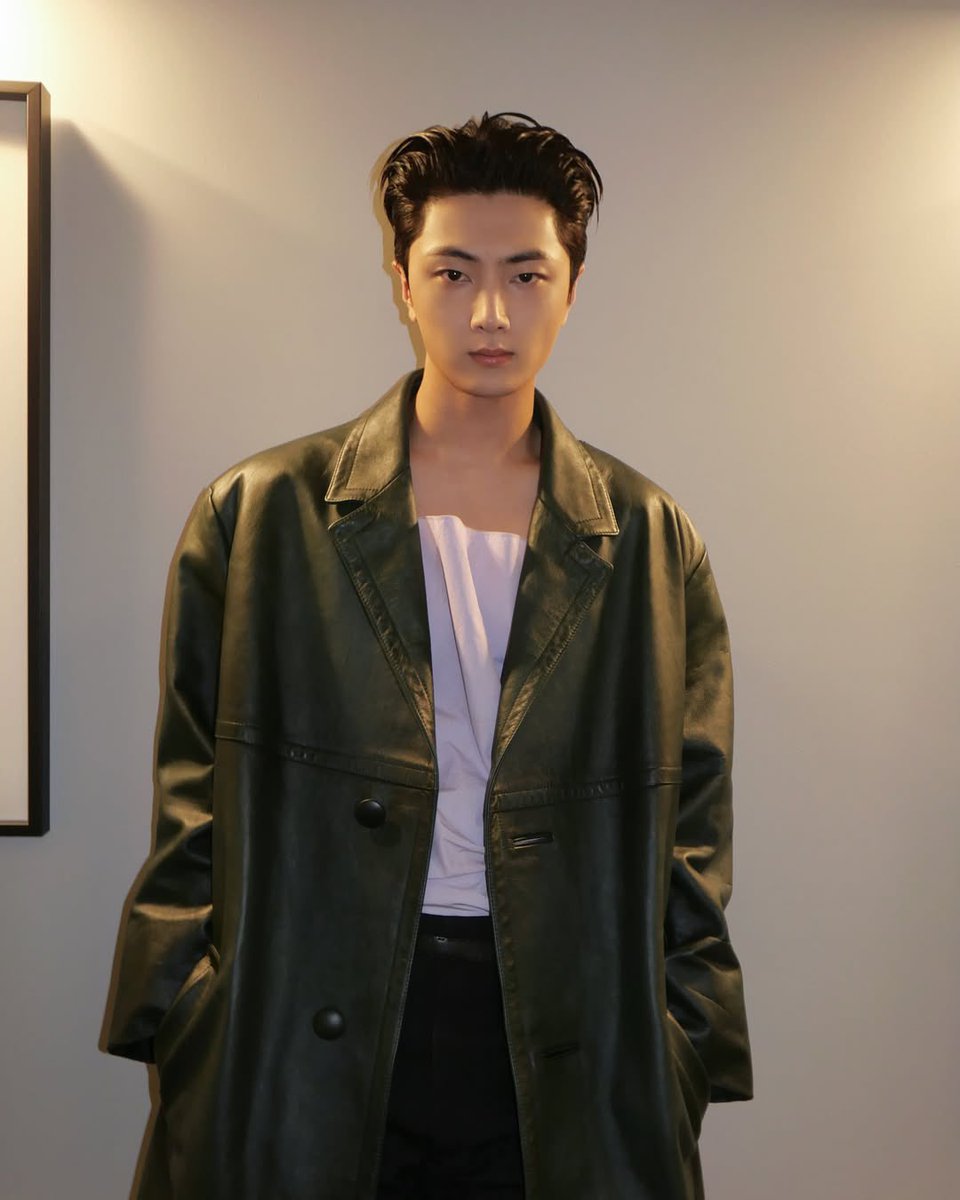 mainlyjay's tweet photo. THIS JAY FOR PRADA HELLO?? 

#PRADAxENHYPEN #PRADASS27 https://t.co/DRcSXtly1L