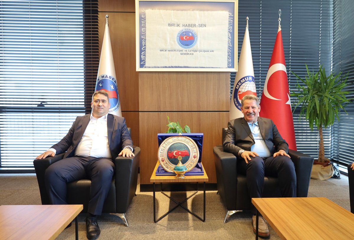 _omerbudak_'s tweet photo. Birlik Haber-Sen İç Anadolu 2 No’lu Konya Şube Başkanımız Zafer Yıldız ve beraberindeki şube yönetimini sendikamızda ağırlamaktan memnuniyet duydum.

Nazik ziyaretleri için teşekkür ediyor, görevlerinde üstün başarılar diliyorum. https://t.co/uAxE8mivU2