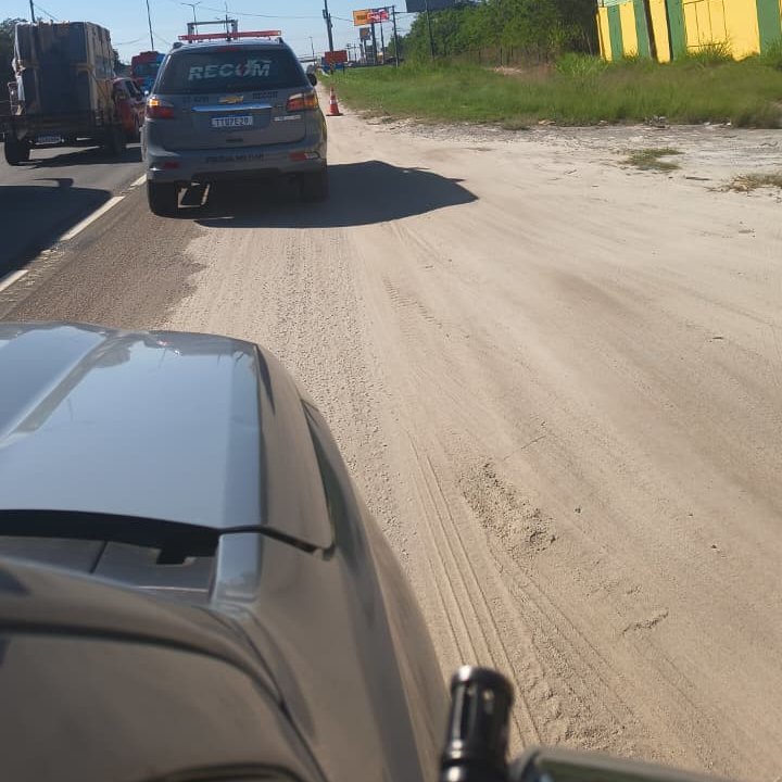 PMERJ's tweet photo. 👮🏻‍♂️ REFORÇO DE PATRULHAMENTO | #RECOM 

Equipes do Grupamento de Rondas Especiais do #RECOM reforçam o policiamento ostensivo em pontos estratégicos do #Rio e nas principais vias expressas e rodovias do estado.

Conte com a #SEPM! https://t.co/3DwKpF3cBD