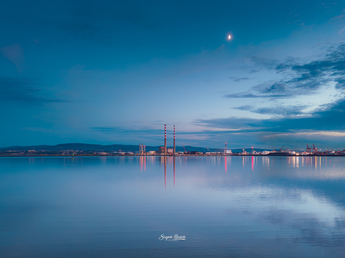 sryanbruenphoto's tweet photo. Blue hour on the longest day of the year at Clontarf. https://t.co/fMeMKe7r6B