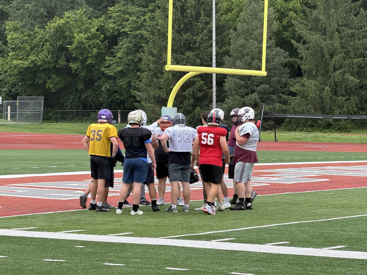 southbravesfb's tweet photo. WVFCA All Star week kickoff @WVFCA2 @wabashvalleyfb @INFBCoaches Game Day Saturday 7pm @RoseHulmanFB https://t.co/wDMlRbcfoQ