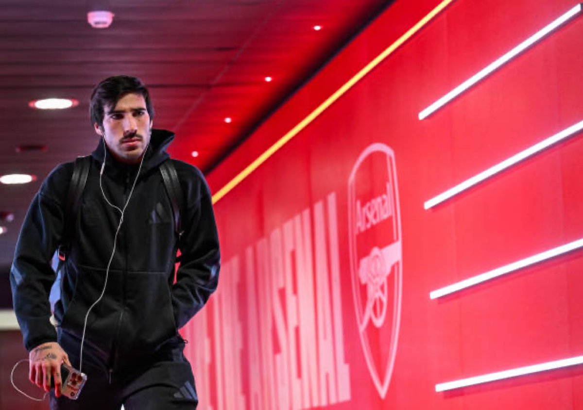 SpursMedia_'s tweet photo. 🚨JUSTIN : from @SimonJones_DM

Sandro Tonali could be set for a Premier League switch this summer.

The Italian midfielder is said to be open to joining Tottenham under Roberto De Zerbi, but Arsenal remain his preferred destination should the Gunners step up their interest.

| #COYS #THFC