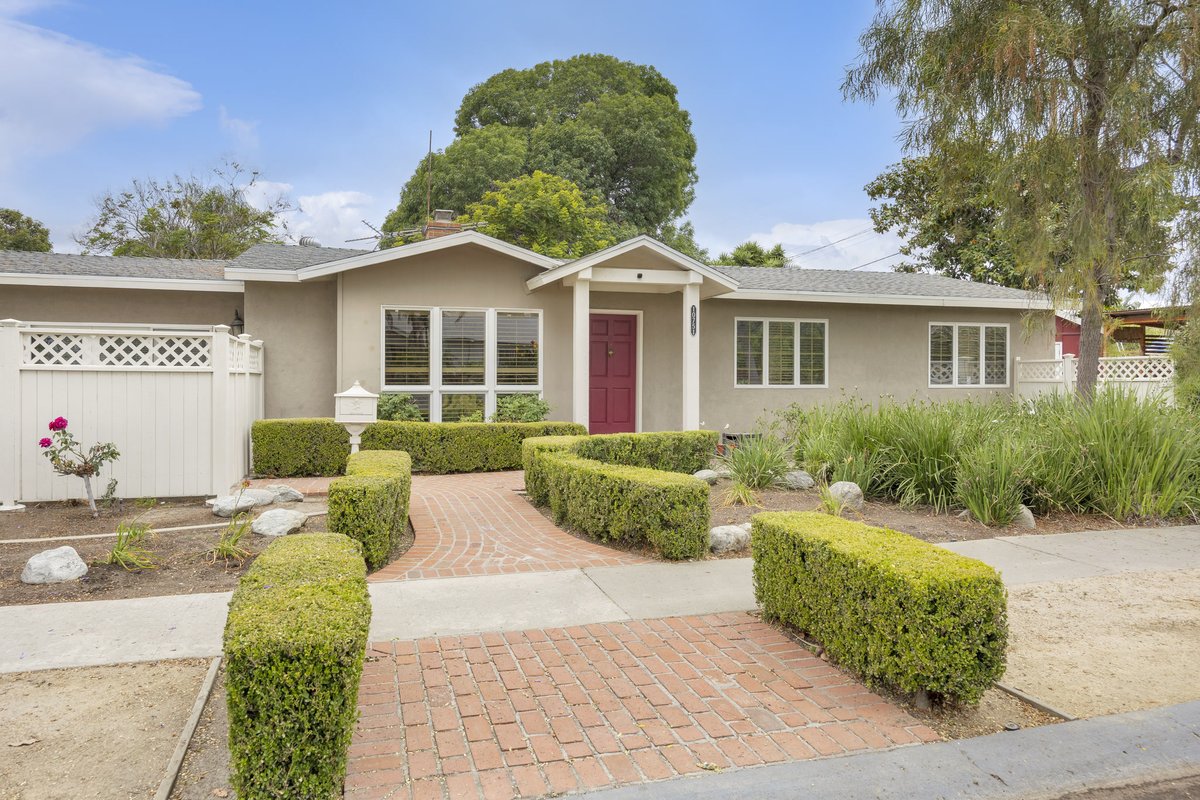 mattluke44's tweet photo. 🏡 NEW LEASE AVAILABLE! 🏡

📍 10751 Allen Ave, Garden Grove

Beautiful 3-bedroom, 2-bathroom home available for lease at $4,100 per month!

📞 Contact Matt Luke 
DRE#01379779

#GardenGroveBuzz #ForLease #OrangeCountyRentals #MajorLeagueProperties #allstarpropertymanagement https://t.co/wDCE7ybV5h