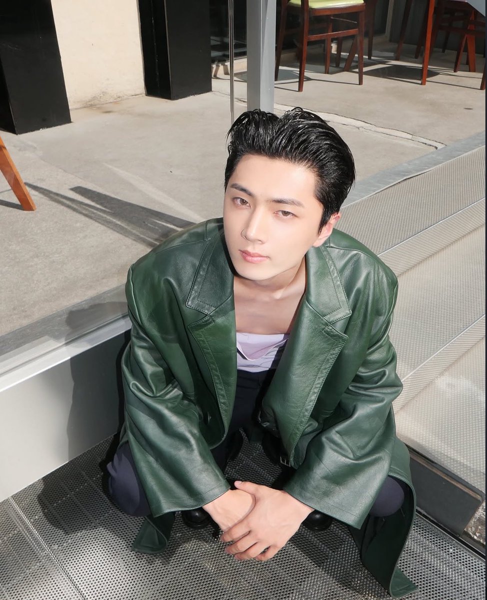 Pajjongi's tweet photo. 어른 남자 진짜 말안되네......... https://t.co/FETdyWqQLC