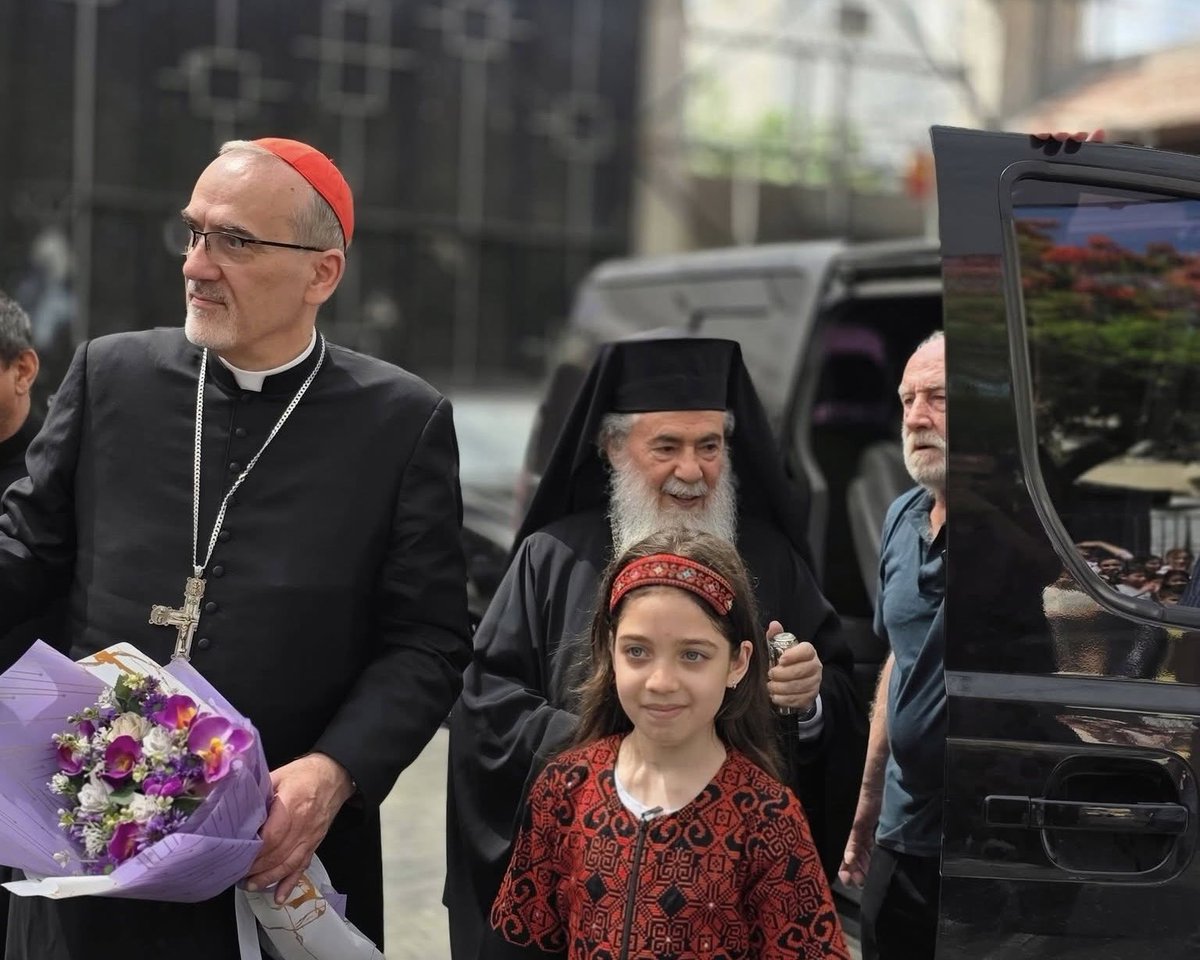 chunguskitten's tweet photo. Today, Gaza receives their patriarchs
Monday, June 22, 2026

Cardinal Pizzaballa (Catholic)
Patriarch Theophilos III (Orthodox) https://t.co/uEUA79qEhR