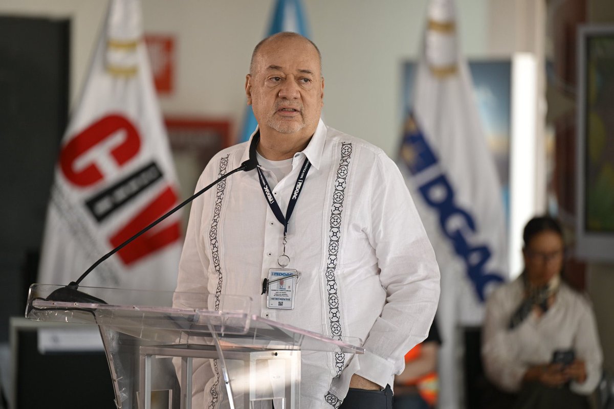 carlosAtitlan's tweet photo. Los encarados de “ENTREGAR” el aeropuerto La Aurora a una oligarquía hambrienta…. Que se quiere apoderar para ETERNA MEMORIA de todos los negocios del Aeropuerto.

Fernando Suriano
Tomás Aldecoa
Erick Uribio. https://t.co/flVXfL4d0N