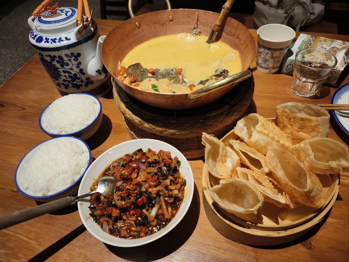 FlizLl's tweet photo. Late night craving Warm miso soup and grilled salmon waiting for you here https://t.co/9AbTHOkDad