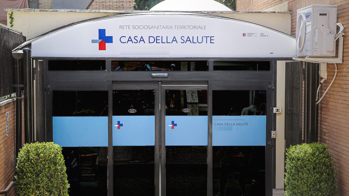 rep_roma's tweet photo. Caldo torrido negli ambulatori Asl di Roma, sette senza aria condizionata: “Ambienti invivibili” https://t.co/tUkaHkxMv2 https://t.co/bgtslQtvgY