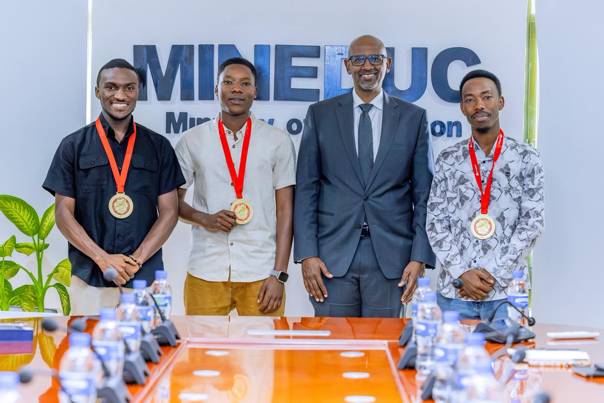 Rwanda_Edu's tweet photo. Today, Minister @JoNsengimana congratulated students from the University of Rwanda – College of Science and Technology @urcst for their outstanding performance at the @Huawei ICT Competition Global Finals, where Team Rwanda won First Prize in the Network Track and Second Prize in both the Cloud and Computing Tracks.