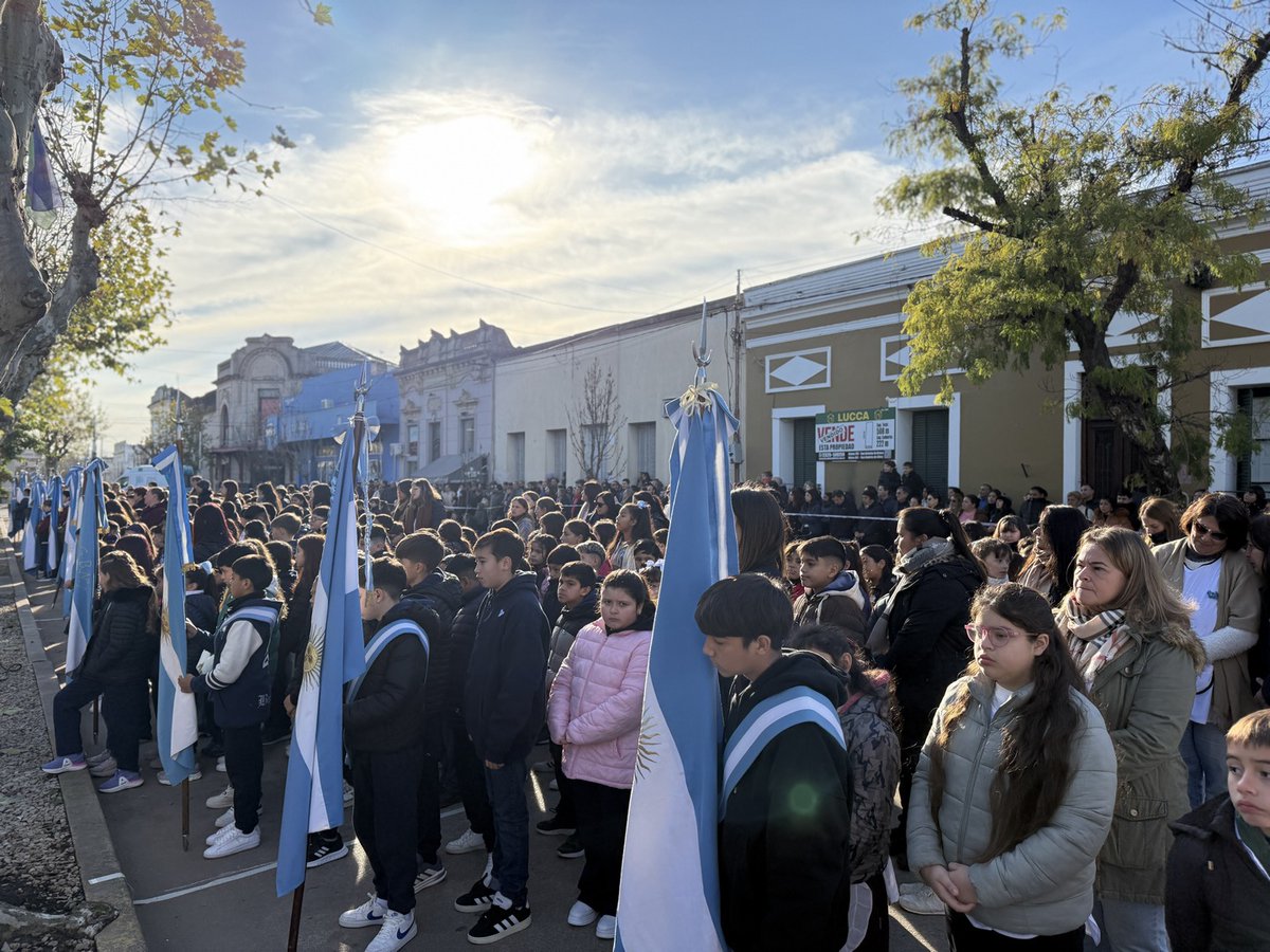 municipioSAG's tweet photo. Más de 400 estudiantes prometieron lealtad a la bandera nacional
https://t.co/nVNU0MWX5b https://t.co/p3zi9pKXyY