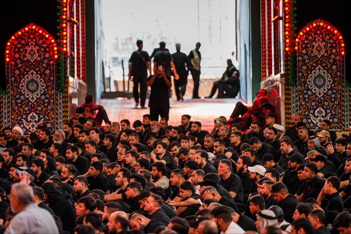 karbala_tv's tweet photo. المأتم الحُسيني مدرسةٌ للعِبرة.. ومَوجبة للعَبرَة https://t.co/9V1Na0P8gO