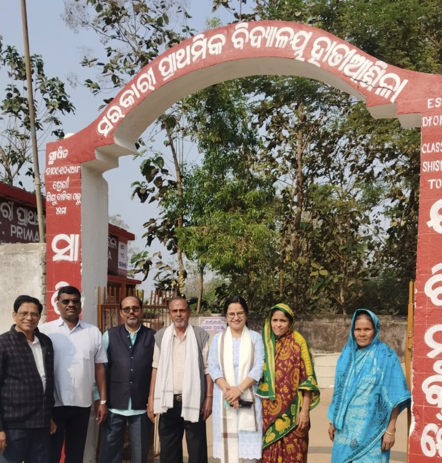 SMEOdisha's tweet photo. Under the Swachh Evam Harit Vidyalaya Rating (SHVR) 2025-26, 10 schools from Odisha have earned National Awards & Recognitions for excellence in sanitation, hygiene, greenery, and climate resilience.

This achievement reflects the collective efforts of our students, teachers, and communities in building sustainable and eco-friendly schools.

#SHVR #GreenSchools #ClimateResilientSchools