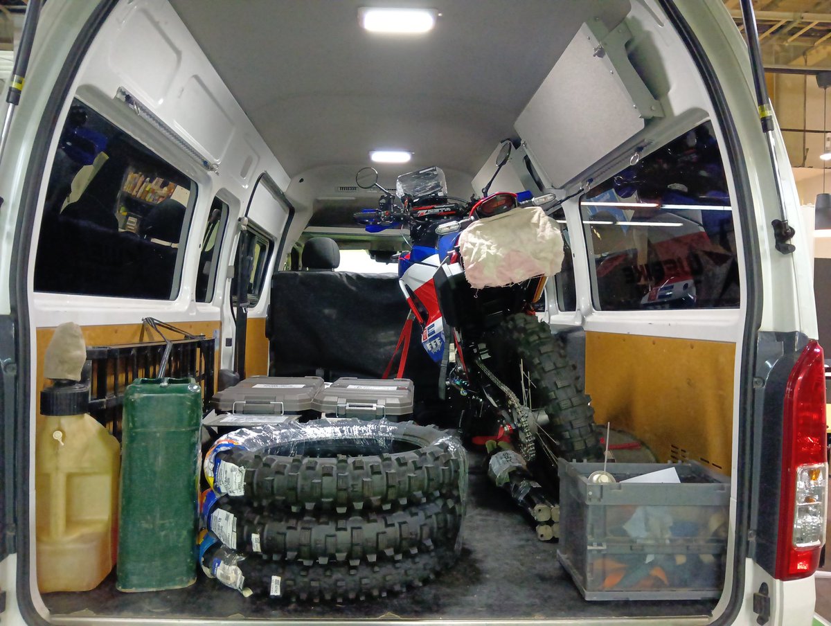 webike_offroad's tweet photo. 荷物に名札を付けて積み込み完了👍️

事前に申請したタイへ送る荷物を納品書に記載し、明日本牧埠頭に納品に行きます😃
納品日は22.23.24日の3日間です✅️

足りない物があったらWebikeタイランドがなんとかしてくれるはず…

#AXCR
#アジアクロスカントリーラリー
#Webike
#Webikethailand https://t.co/Mi6pSk7QBP