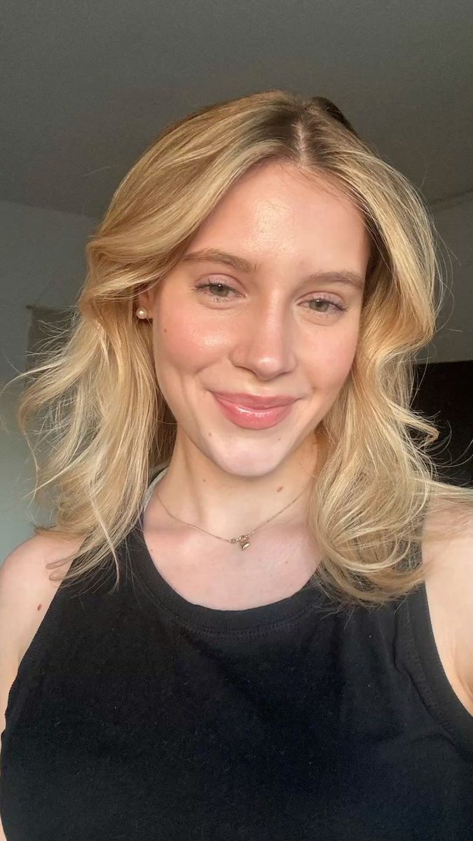 Ashley7ex's tweet photo. Happy Monday my friends 💗🥰 https://t.co/aNJc9A1jjk