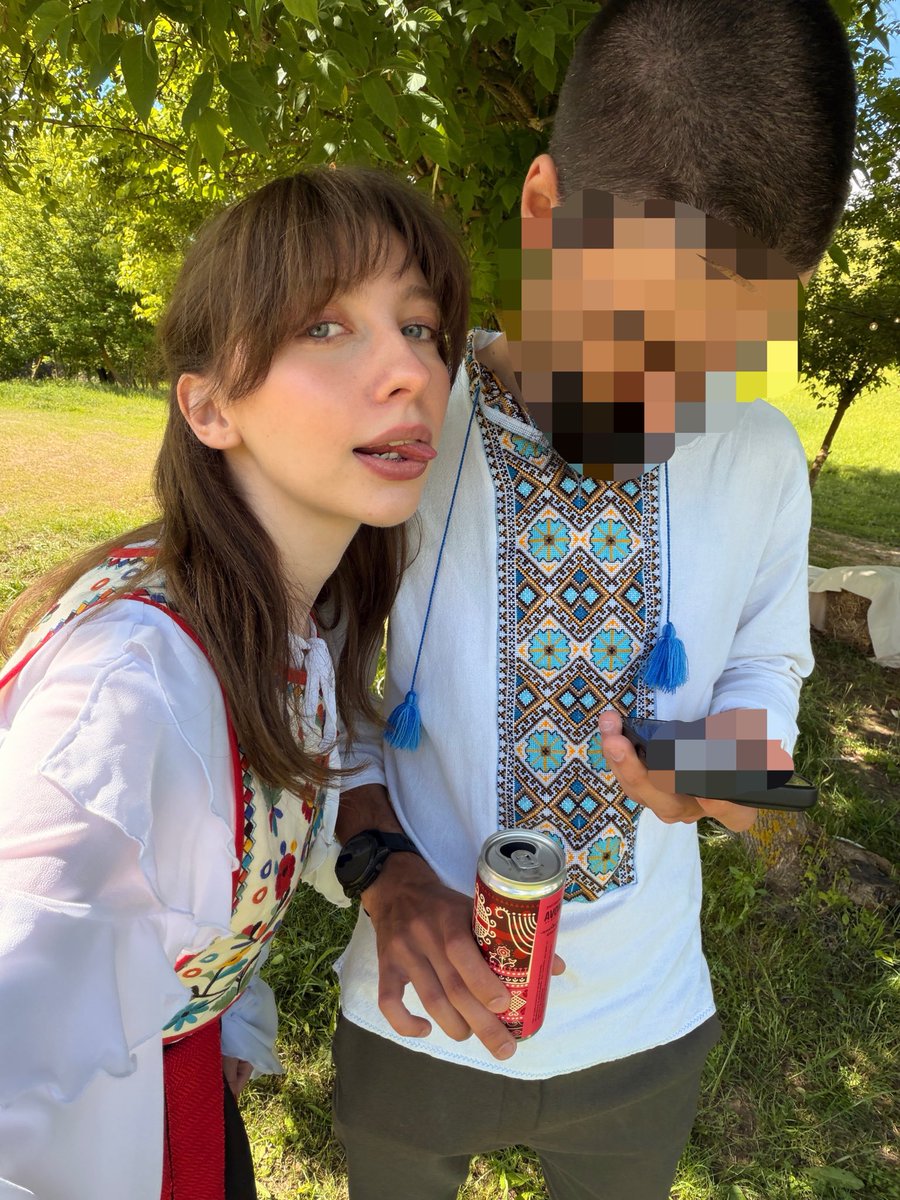 meowdarka's tweet photo. в мене з мрія щоб війна закінчилась, і ми провели хоча б день без його телефону🥰
девчулькі, жиза?😮‍💨 якщо так, давайте по 20 гривень на баночку! 
https://t.co/xlNnw9U5yg https://t.co/famKCFNAYh