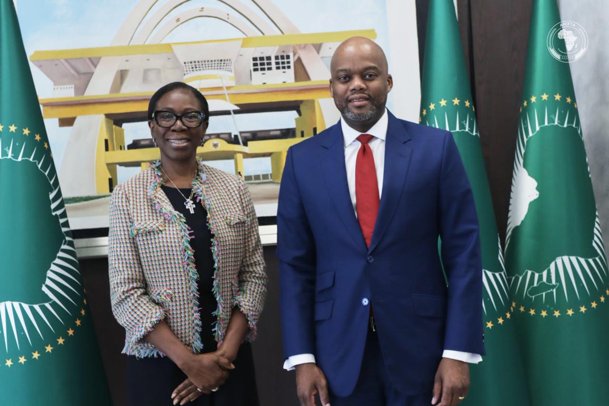 AfCFTA's tweet photo. H.E. Wamkele Mene today received Ms. Mansa Nettey, outgoing CEO of @StanChartGH, and Mr. Xorse Godzi, the newly appointed CEO, to reaffirm the Bank's commitment to supporting #AfCFTA implementation.

Discussions reflected on the strong collaboration established between the AfCFTA Secretariat and Standard Chartered over the years, particularly in raising awareness among businesses and clients on the opportunities presented by the AfCFTA, as well as advancing dialogue on trade finance solutions for African enterprises and SMEs.

#AfCFTA #CreatingOneAfricanMarket #TradeFinance #SMEs #AfricanTrade #StandardChartered