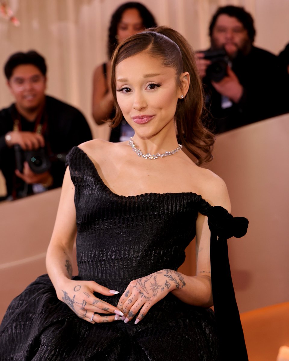 thepophive's tweet photo. Ariana Grande's Foundation Provides Emergency Aid to Children in Gaza.

The grant will support humanitarian relief for children and families affected by the crisis. https://t.co/KzHYWUfXWC
