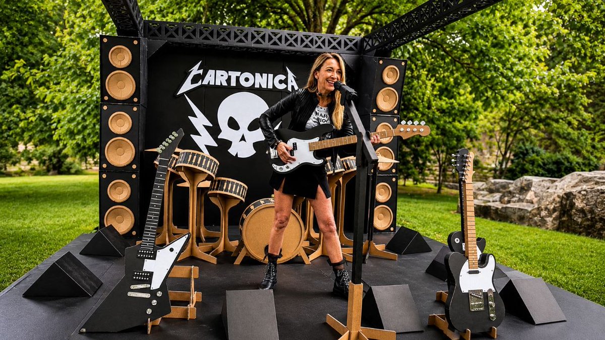 corrugaexpert's tweet photo. DS SMITH TURNS CORRUGATED BOARD INTO A FESTIVAL SHOW

A racing boat, a rock stage, guitars, drums and even a motorcycle — all made from corrugated board and recyclable materials.

Read the story and watch the video:
https://t.co/Y948wuKa2e

#corrugatedboard #DSSmith https://t.co/aIIYE7MpGm