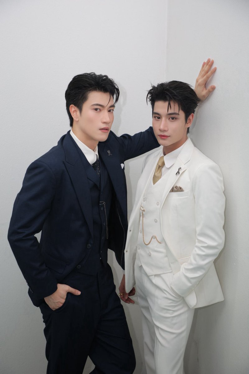 IUP_IU's tweet photo. อยากได้สิ่งนั้นค่ะ 2 คู่ในเรื่องเดียว เพิร์ลพีค อินองศา อยากได้ความสัมพันธ์แบบเสาไฟฟ้าประเทศไทย ฟีลๆสะใภ้จ้าว อินกับเพิร์ลเป็นพี่น้องกัน พีคกับองศาเป็นพี่น้องกัน ผู้ใหญ่วางให้เพิร์ลคู่กับองศา ส่วนอินคู่กับพีค ฟีล พี่คู่พี่ น้องคู่น้อง แต่ไปๆมาๆกลายเป็นสลับคู่ เพิร์ลชอบพีค อินชอบองศา อะไรแบบนี้อะคะ มันจะดีนะคะพี่วัน ทำพีเรียดทางถนัดพี่ได้เลยค่ะเพราะสะใภ้จ้าวก็พีเรียด สนใจไหม 😚😚👌🏻👌🏻