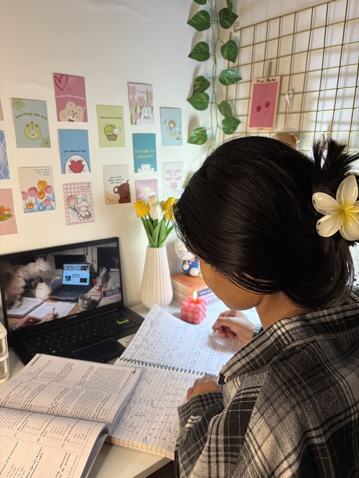 Aurielle007s's tweet photo. romanticizing my study life https://t.co/o7dTiz6JbR