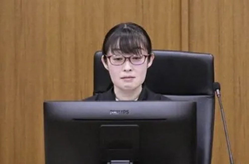 D0866318367294's tweet photo. この裁判長、自分の親族が同じように〇されて犯人が同じ２７年でも文句言うなよ？

女だから無期懲役or4刑しなかったんか？それとも何かの圧力？それともコイツの無能さ？

勉強しかしなくて被害者の立場に立てないコイツは裁判官として失格、今すぐ辞めろ
#田中結花 https://t.co/4QQtMo3SJv