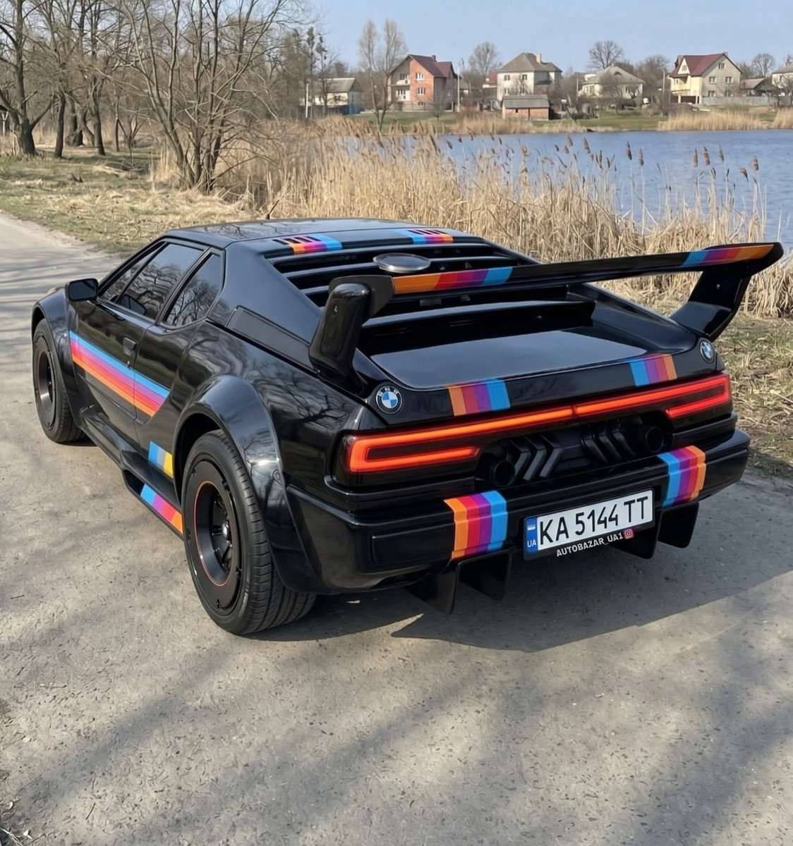 WorldWideCarsTM's tweet photo. '80 BMW M1

$80,000
58.000km https://t.co/eINd1y2fqk