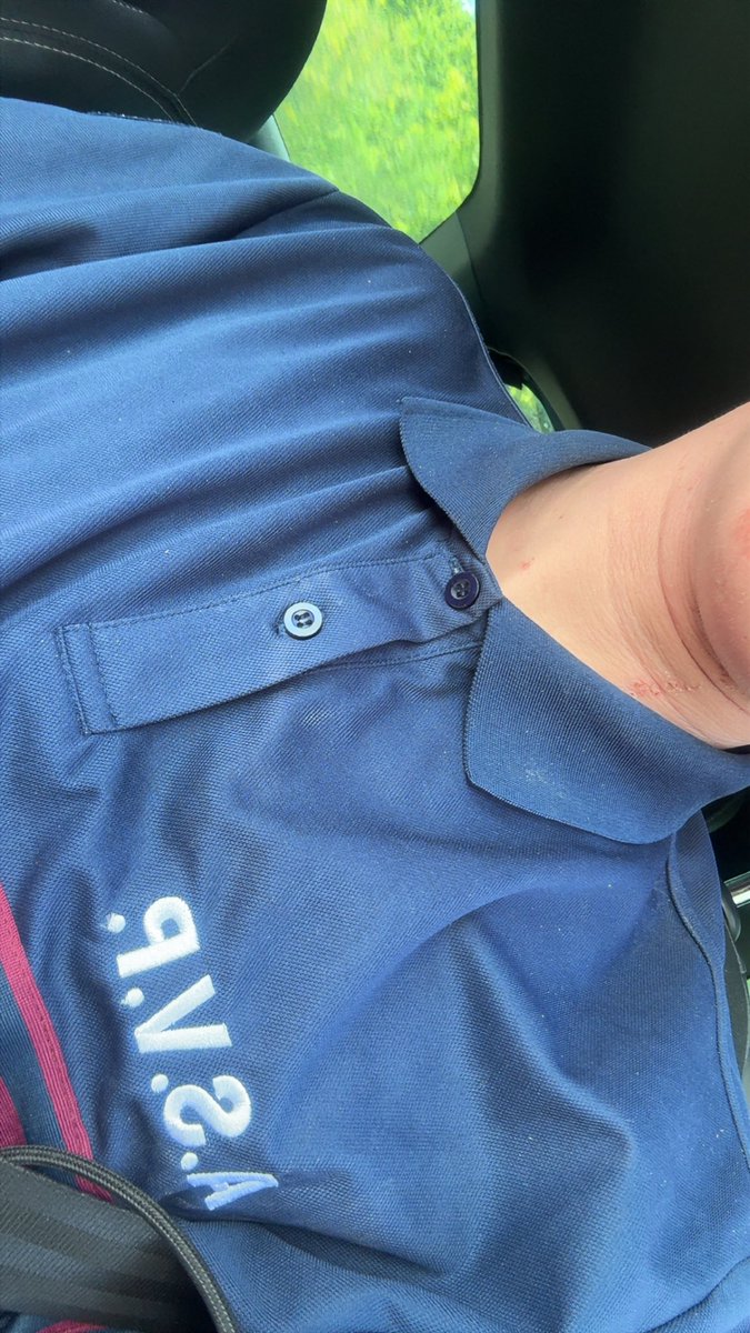 alexandmathys's tweet photo. Quelle chaleur au commissariat ! 🔥🥵 https://t.co/w0QoDRKuUW