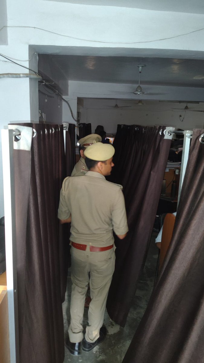 sultanpurfire's tweet photo. पुलिस अधीक्षक @sultanpurpolice  महोदया के आदेशानुसार जनपद में संचालित कोचिंग सेंटरों/लाइब्रेरी का अग्निसुरक्षा के दृष्टिगत फायर आडिट कर, सम्बंधित को अग्निशमन व्यवस्था को पूर्ण कर सदैव कार्यशील दशा में रखने तथा प्रवेश/निकास मार्ग को अवरोधमुक्त रखने हेतु निर्देशित किया गया। https://t.co/G1bsCwtD1p