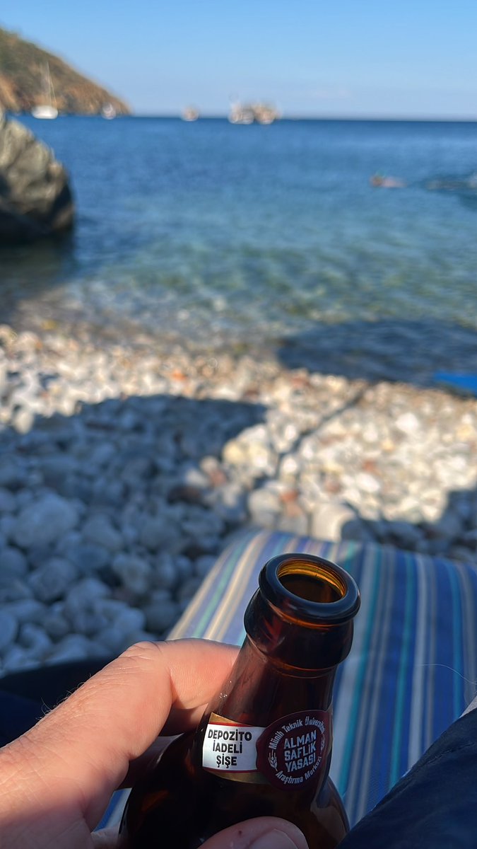 TTaylan5's tweet photo. Aynen kanka hayat çok sıkıcı..🚬 https://t.co/YfBL9V8tVi
