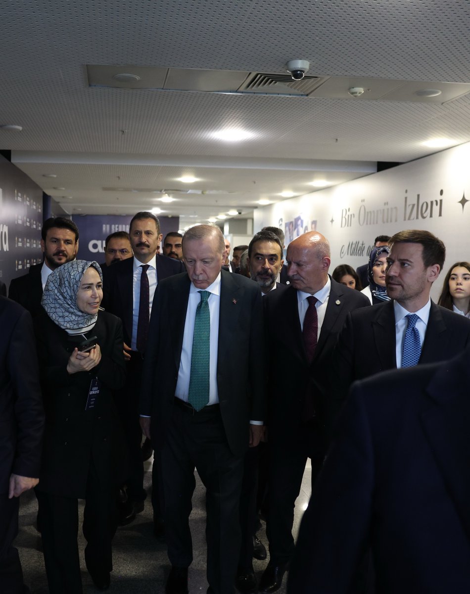 GurselBaran's tweet photo. Cumhurbaşkanımız Sayın Recep Tayyip Erdoğan’ı, AK Parti Ankara Teşkilat Buluşması programı öncesinde ATO Congresium’da karşılayarak, kısa bir sohbetle üyelerimizin gündemindeki konuları arz etme imkanı bulduk. 

Programda, kıymetli bakanlarımızla da bir araya geldik. 
Başkentimiz Ankara’nın ve ülkemizin kalkınmasına yönelik çalışmaya, üretmeye, istihdam oluşturmaya ve ekonomimize katkı sunmaya devam edeceğiz.
@RTErdogan 
@Akparti 
@AkpartiAnkara