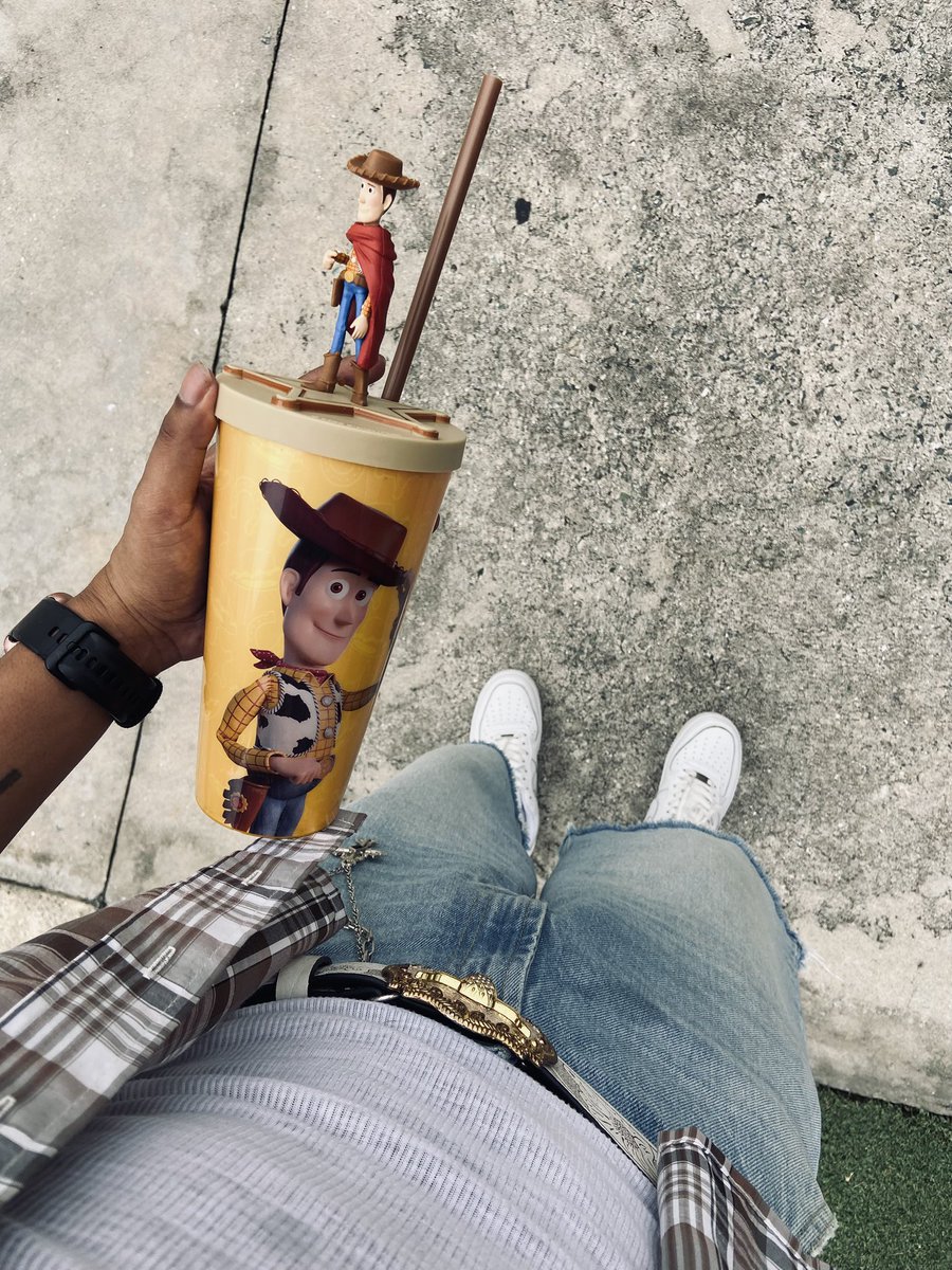 raphaa2002's tweet photo. Hay una serpiente en mi bota!🤠 https://t.co/d7yc3EeMZY