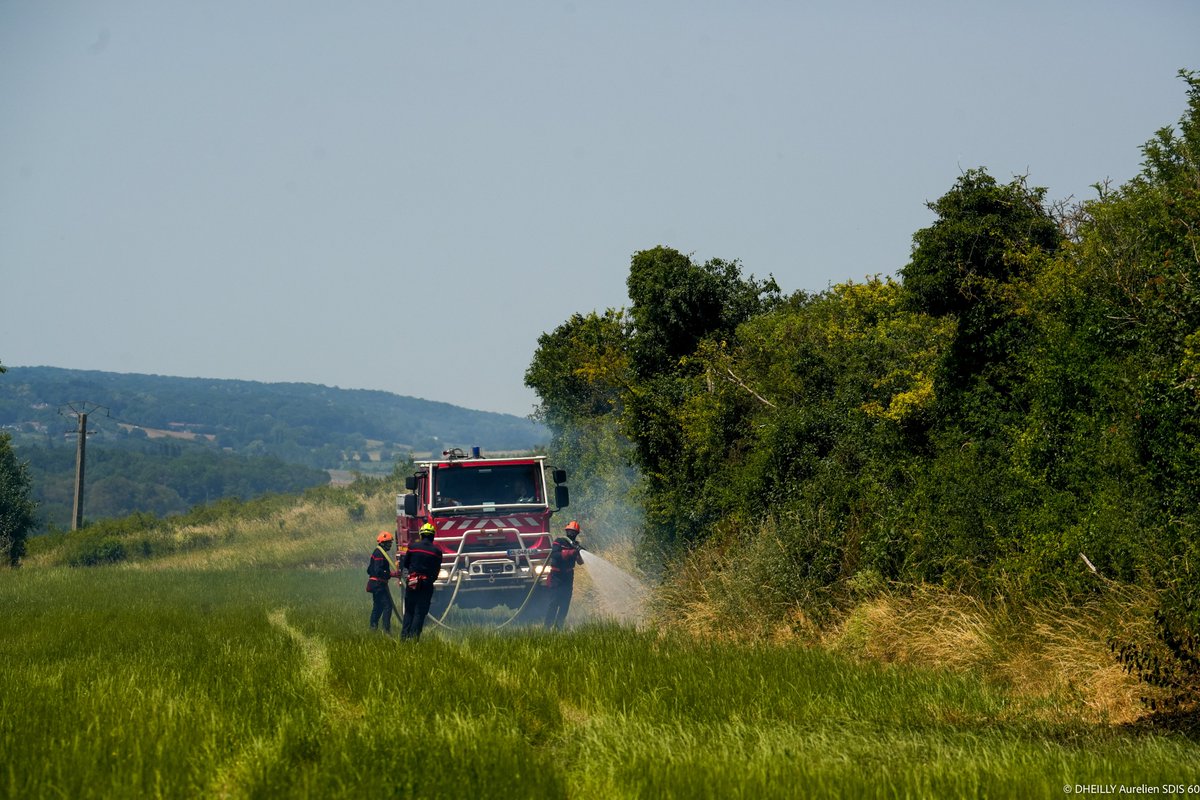 Pompiers60's tweet photo. #Intervention | Feu d’espace cultivé à Saint-Martin-le-Nœud

À 14h00 cet après-midi, une unité feux de forêts des #Pompiers60 a été engagée pour un feu de culture sur pied en bordure de la D35.

La progression du feu a été stoppée grâce à l’action des secours. https://t.co/fuKa8vbKtx