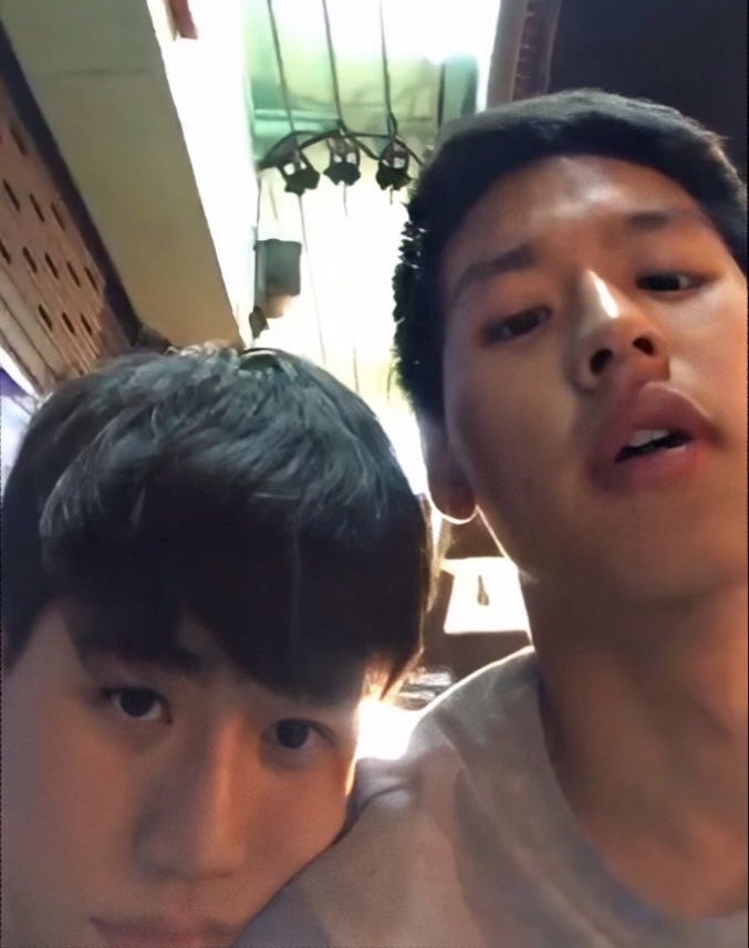 bkpphome's tweet photo. ตอนมัธยมคุณคิดว่า 2 คนนี้เป็นแค่เพื่อนกันจริงมั้ย??

ตอบแค่ใช่ หรือ ไม่ https://t.co/kg7E7nLvLr