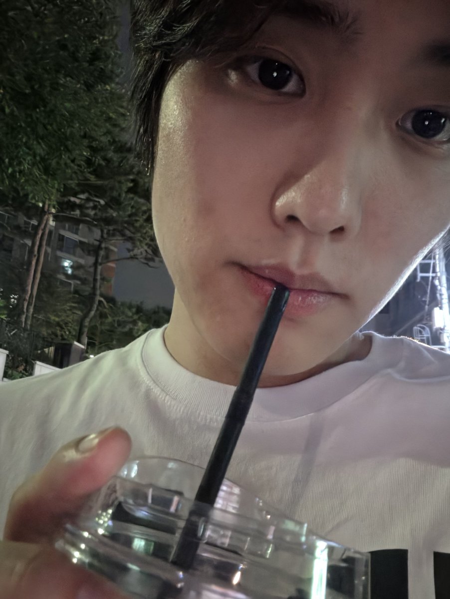 deobimom's tweet photo. #JACOB #제이콥 sent this just now https://t.co/LUuRKw00wQ